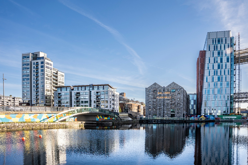 Sunny day at Dublin dockland