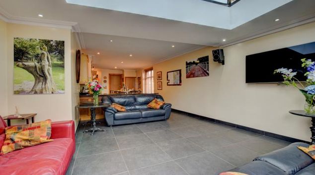 Living room at Pontcanna Townhouse