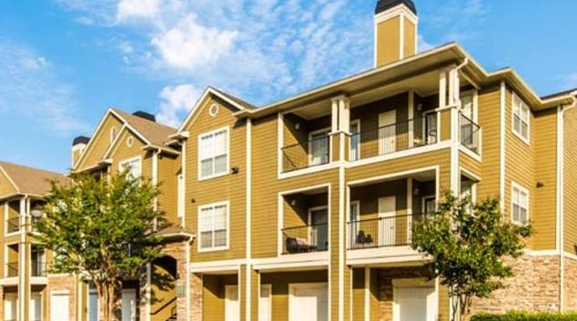 Exterior of Marquis at Carmel Commons, McAlpine, Charlotte