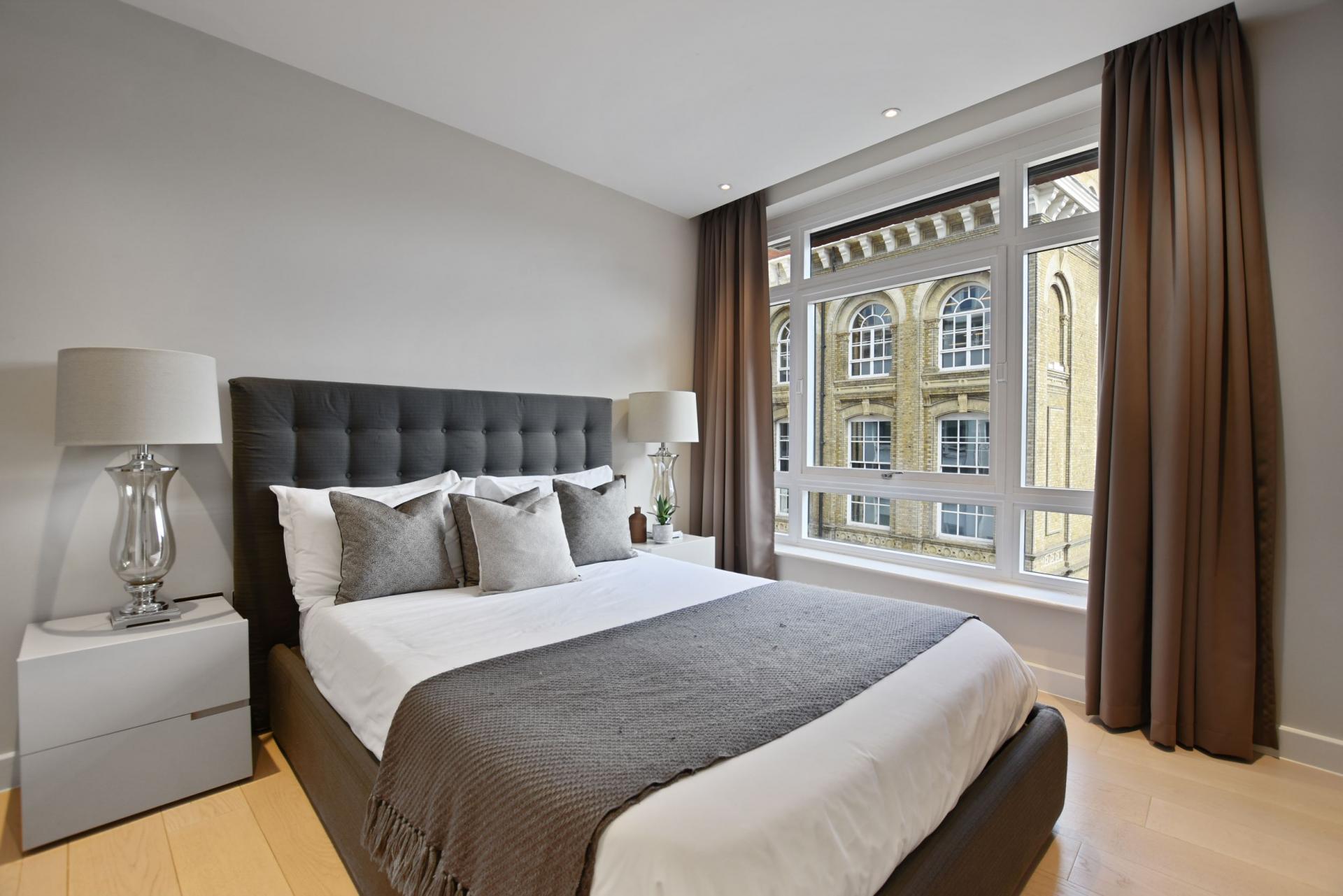 Vauxhall Bridge Road by Aeria Apartments, London, SilverDoor