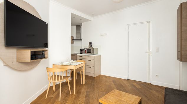 TV - Corporate 61, 17th Arr, Paris