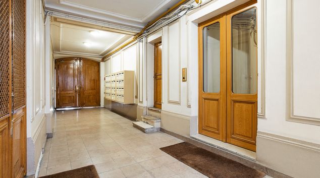Hallway - Corporate 61, 17th Arr, Paris