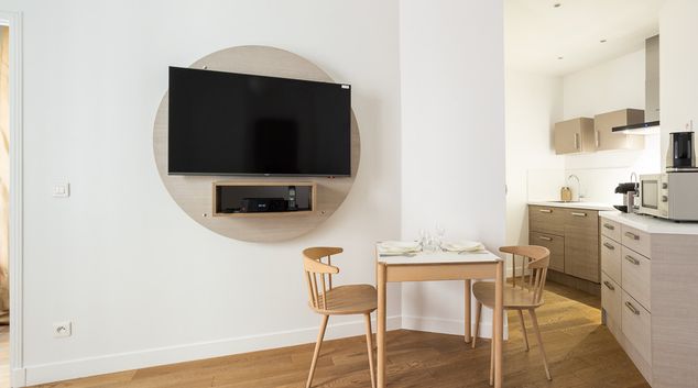 Dining Area - Corporate 61, 17th Arr, Paris