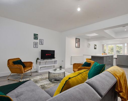 Williams Street Apartment