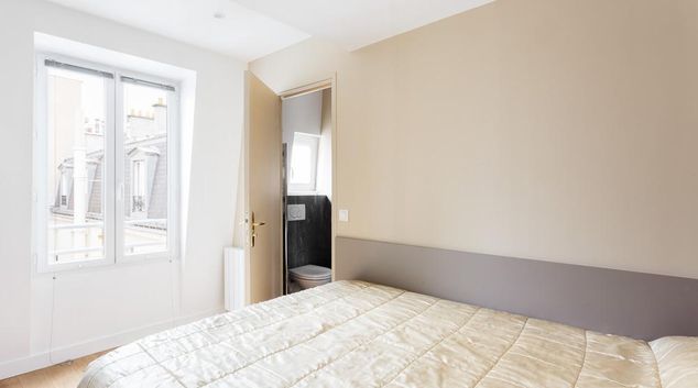 Bed at Corporate 30, 17th Arr, Paris