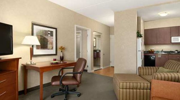 Living area at Homewood Suites Chicago Lincolnshire