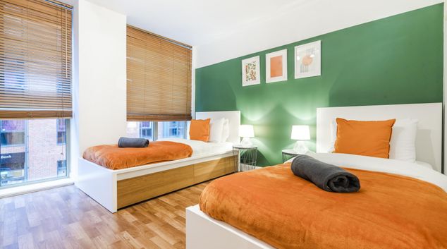 Twin beds at Yoko Property - Brook Apartment, Darley, Derby