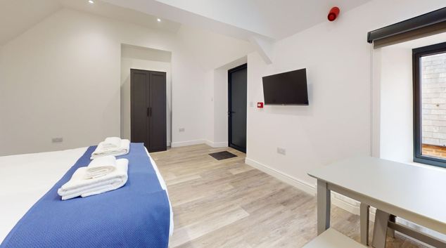 Living at Bicester Court Lodge, Centre, Bicester