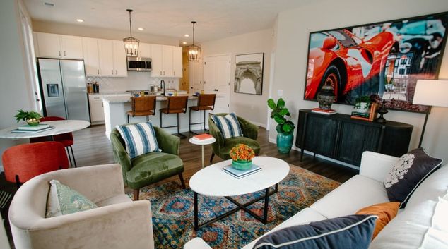 Living room at Dalton, West Albany, Columbus