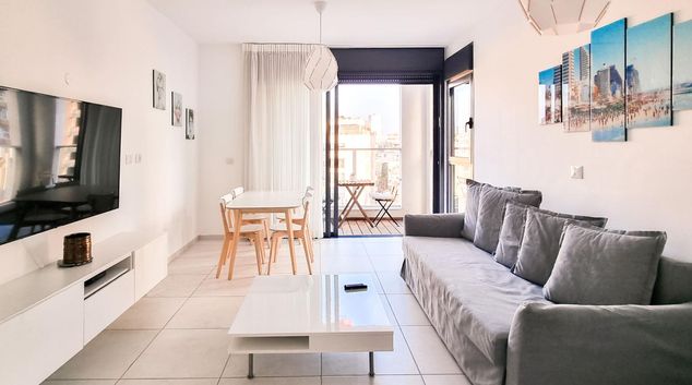 Living at Ben Yehuda Tulipe, Jaffa, Tel Aviv
