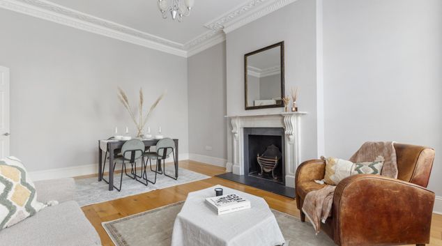 Living at Elgin Crescent Apartment, Notting Hill, London