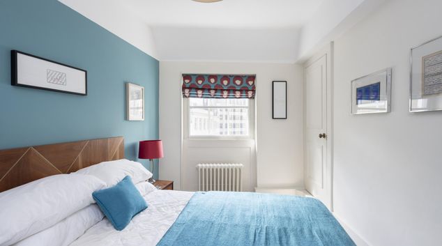 Bed at Queen Anne's Gate, Westminster, London