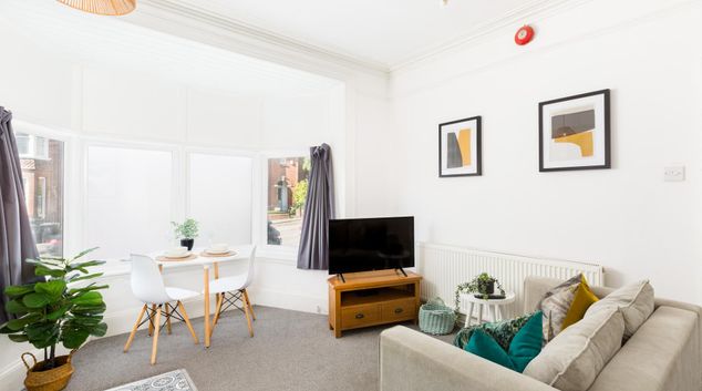 Living at Dale Street Apartment, Centre, Royal Leamington Spa