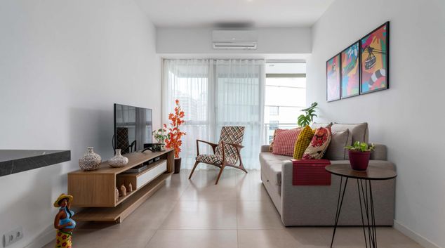 Living room at Alceu Amoroso, Jardim Oceânico, Rio de Janeiro
