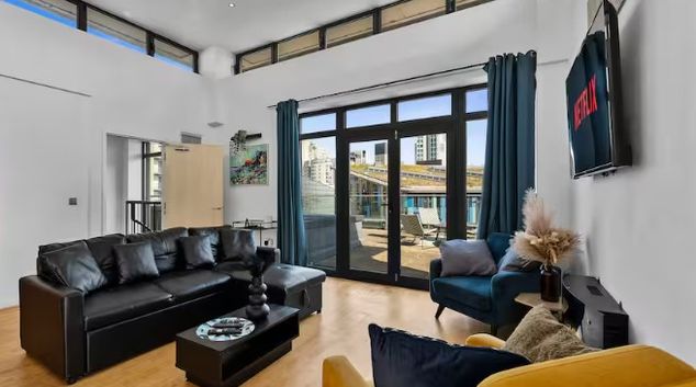 Living area at Dray Court Apartments by Mia Partners, Centre, Cardiff